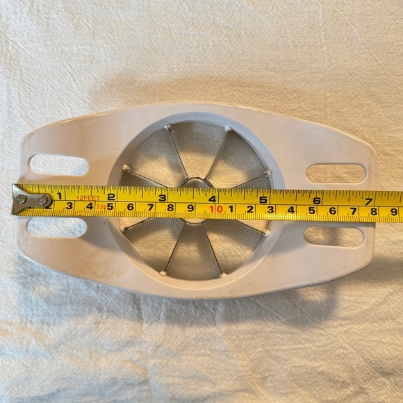 White and Metal Apple Slicer - Picture 10 of 10